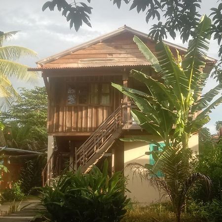 O'Hamok Family Homestay Баттамбанг Экстерьер фото